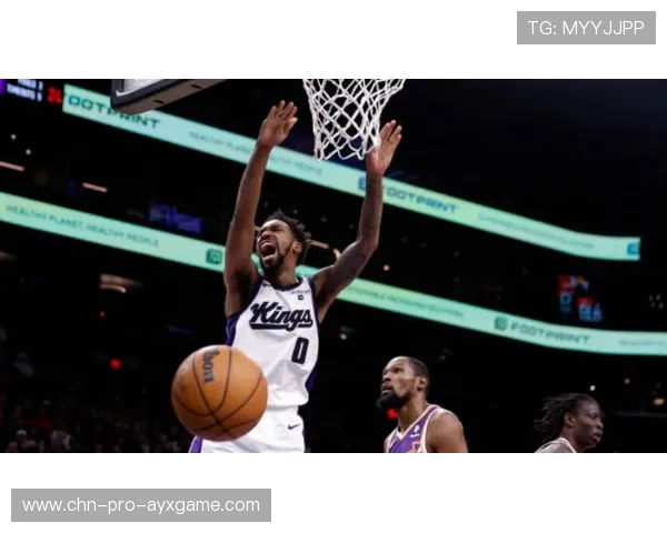 拉文双手空接滑翔暴扣，公牛替补直呼炸了